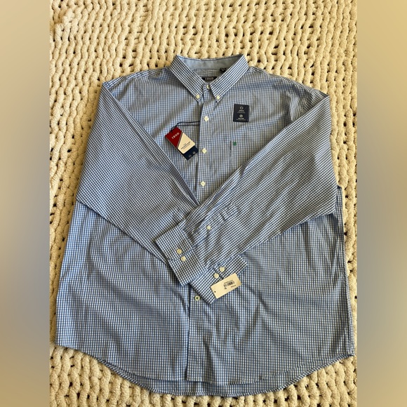 Izod button down shirt, long sleeve, square pattern. - Picture 2 of 5